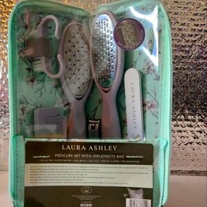 Laura Ashley pedicure set w/bag. Color; Lilac with green floral case.